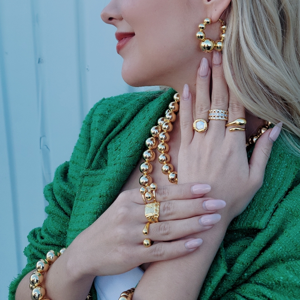 Trendy 18K gold beaded Necklace - Picture 2 of 4